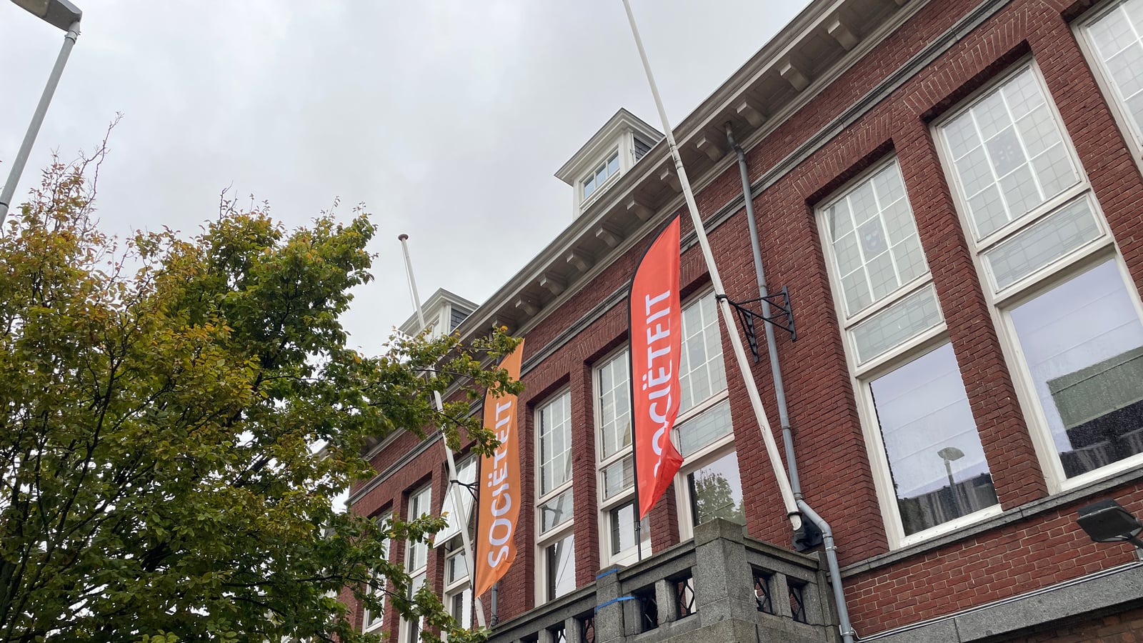 De Sociëteit in de krant