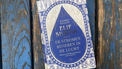 Er stromen rivieren in de lucht � Elif Shafak