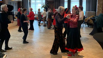 Gluren bij de Buren; een gouden driehoek in de Soci�teit!